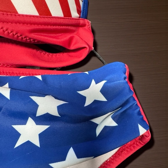 Stars & Stripes Sizzle: NWOT Patriotic Push-Up Bikini! 🇺🇸 Ladies Large ❤️🤍💙 - Picture 3 of 15